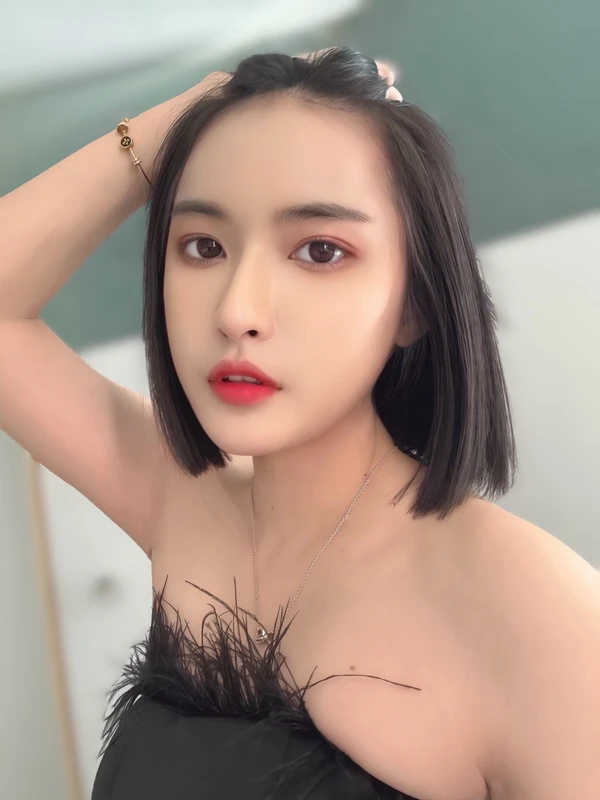 晴小莓實照_7