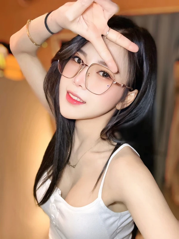 徐芮芮實照_4